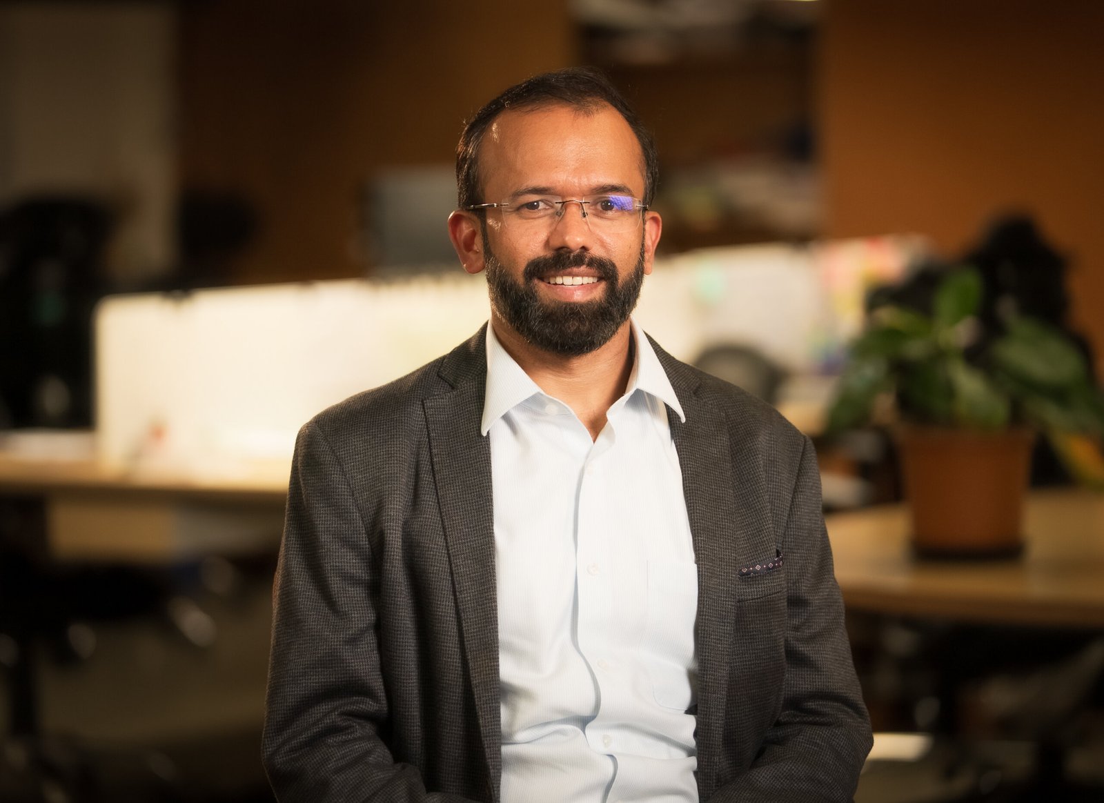 Portrait of Mr Srinath Setty, CEO of Hosachiguru